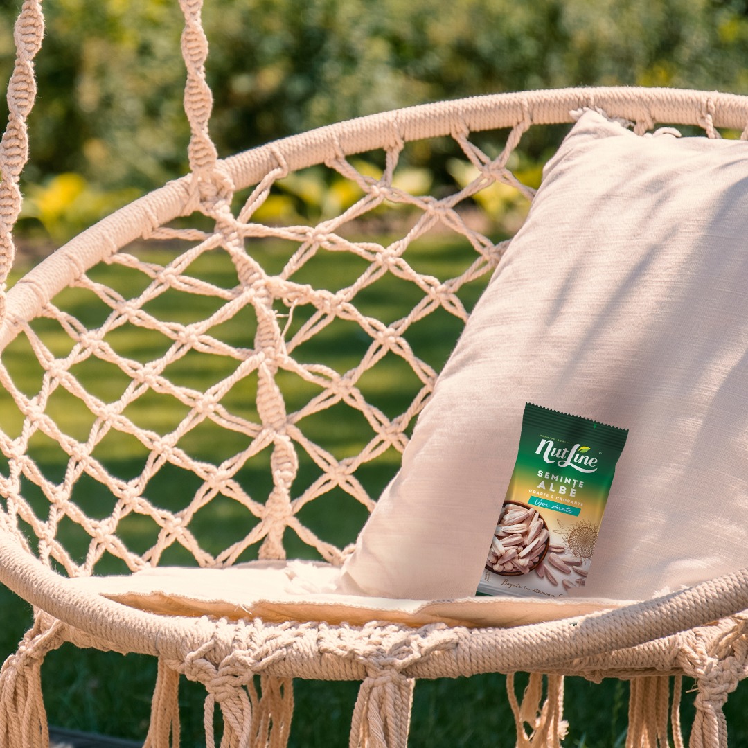 Un set-up perfect pentru relaxare:
1. o pungă de semințe albe #Nutline ușor sărate😋
2. un leagăn comfy
3. Still summer mood🌞

Și, dacă înscrii codul de pe ambalajele #Nutline cu bulină, ai șansa să transferi set-upul de mai sus într-o casă de vacanță 😯 https://nutline.ro/castiga-o-casa-de-vacanta/ 

#RelaxarecuNutline #NutlineRomania